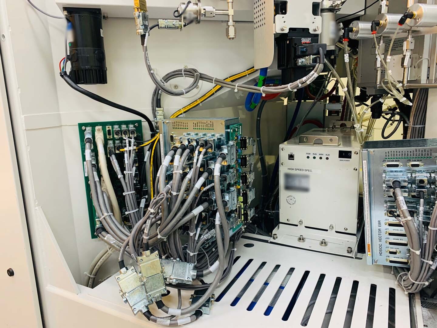 사진 사용됨 LAM RESEARCH / NOVELLUS Vector Express 판매용