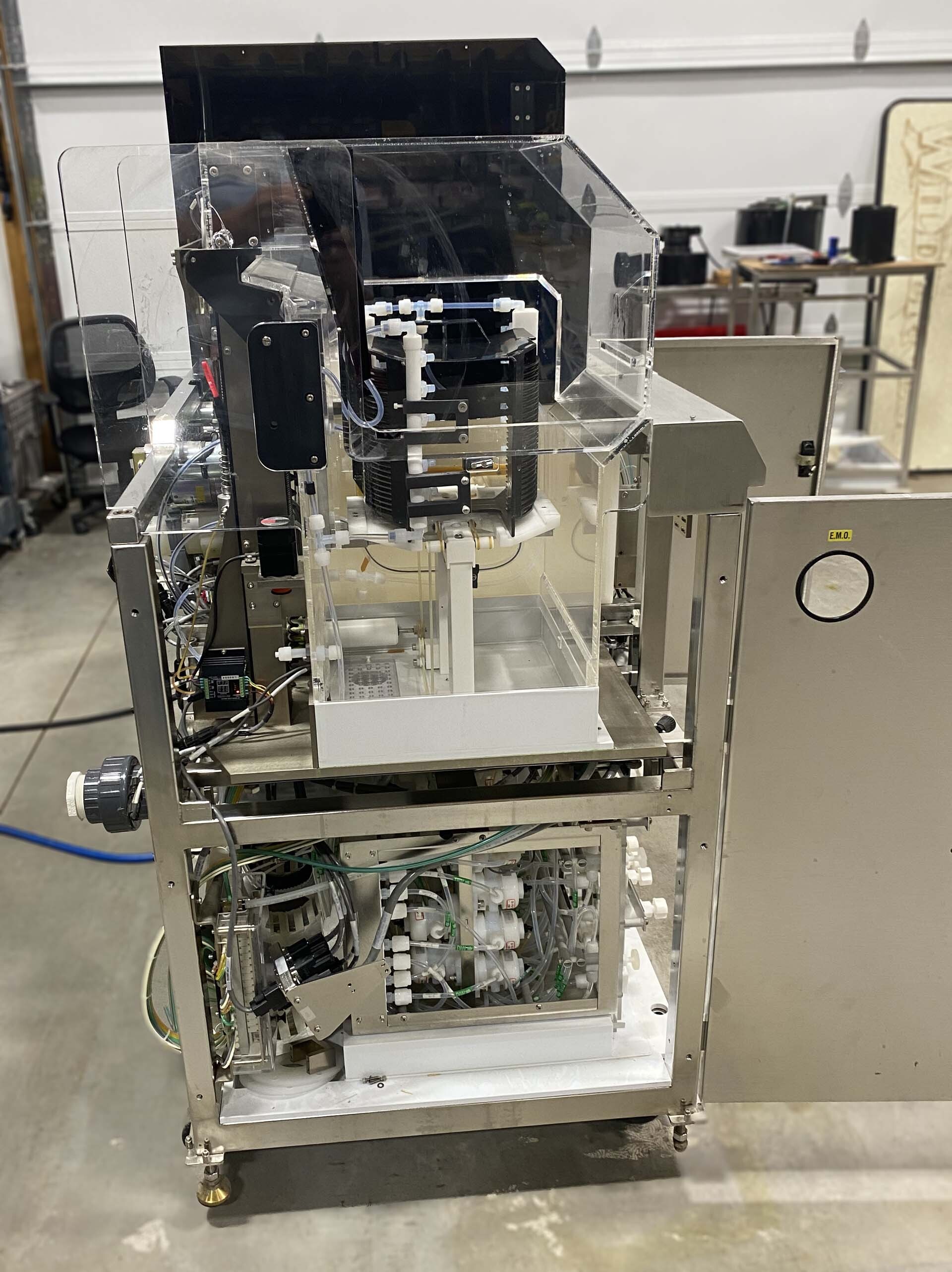 Photo Used LAM RESEARCH / ONTRAK Synergy For Sale