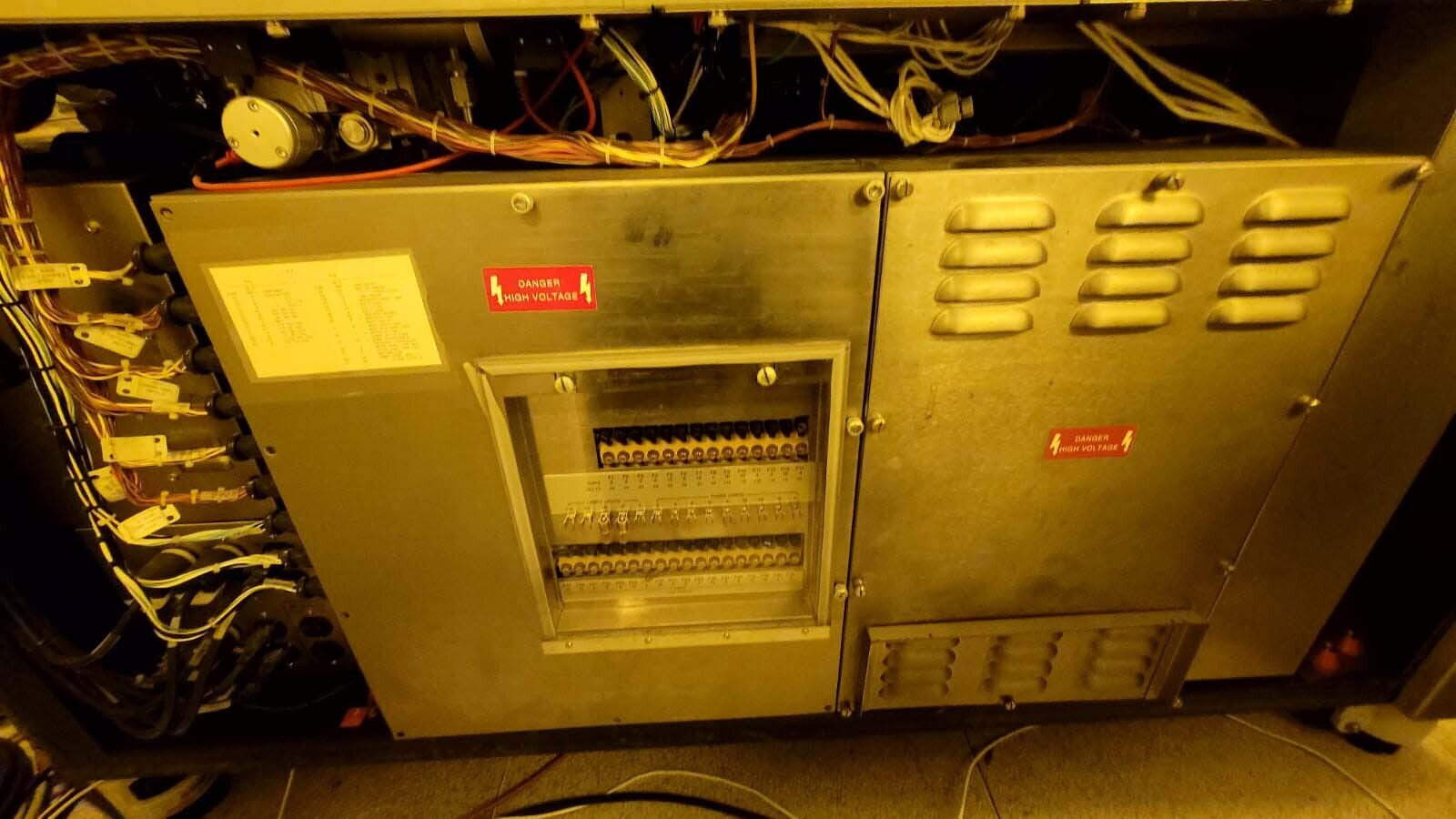 Photo Used LAM RESEARCH 4600B For Sale