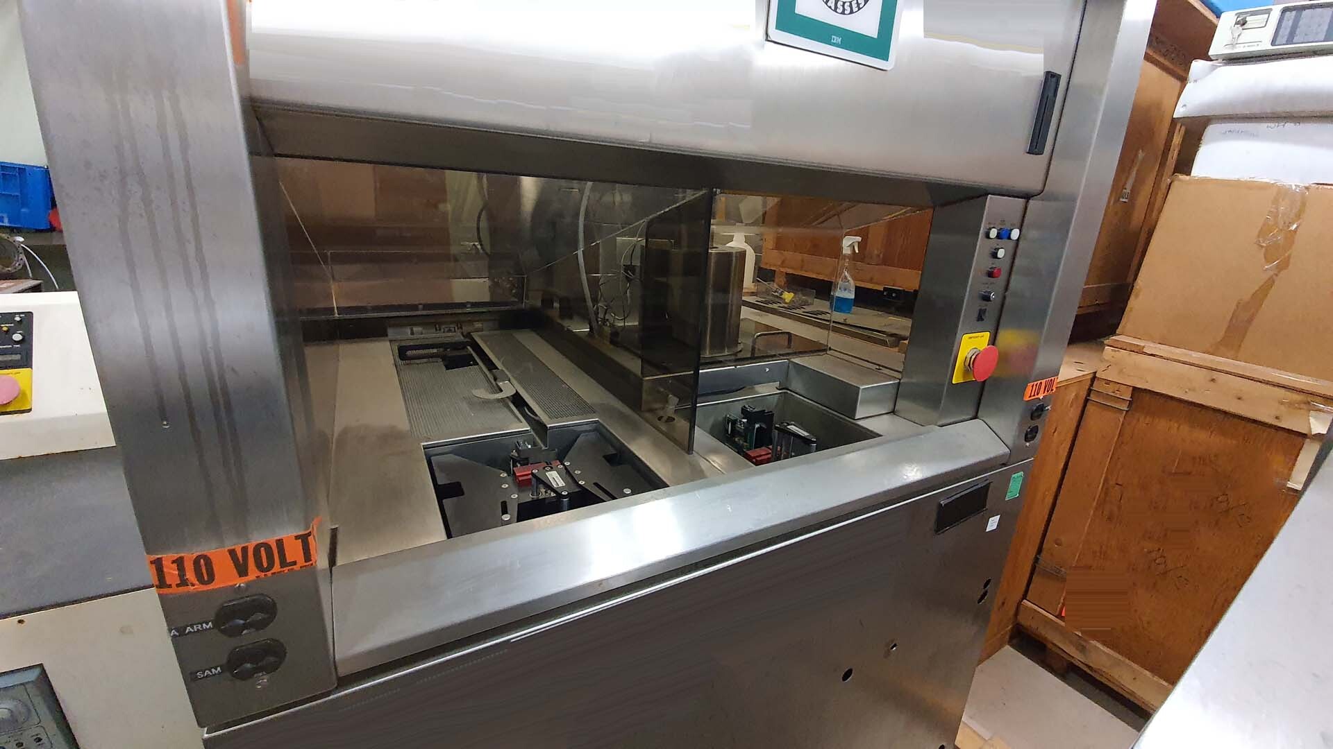 Photo Used LAM RESEARCH 4600B For Sale