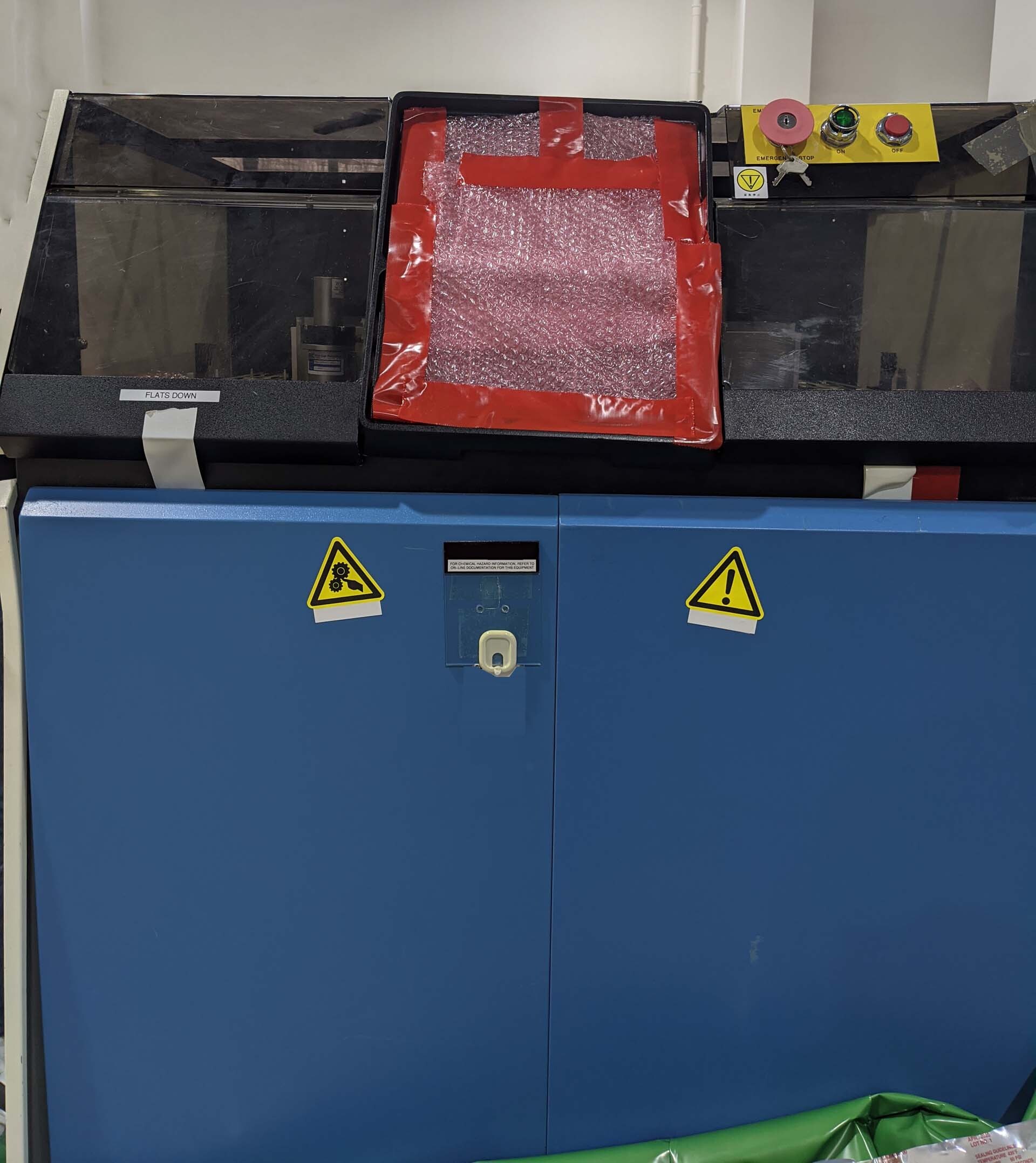 Photo Used LAM RESEARCH Autoetch 490 For Sale