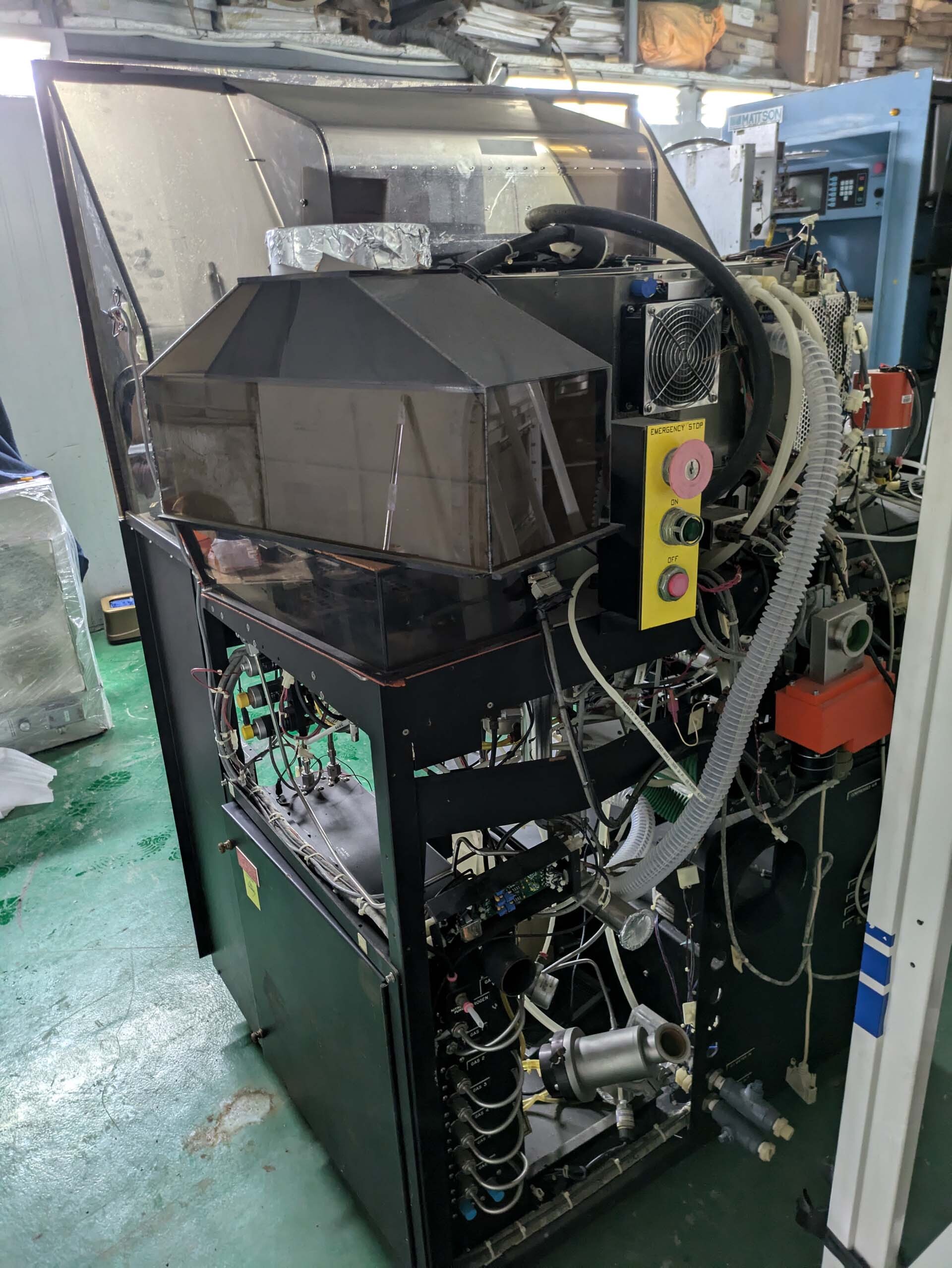 Photo Used LAM RESEARCH 490B For Sale