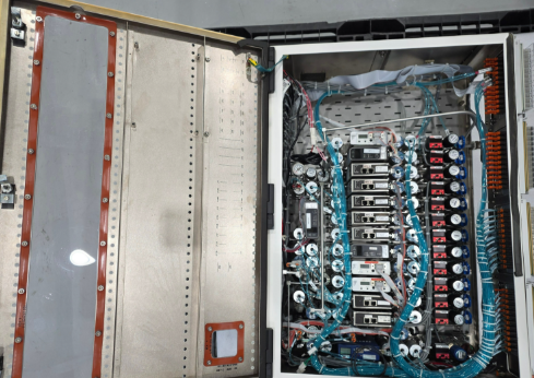 Photo Used LAM RESEARCH 571-033051-004 For Sale