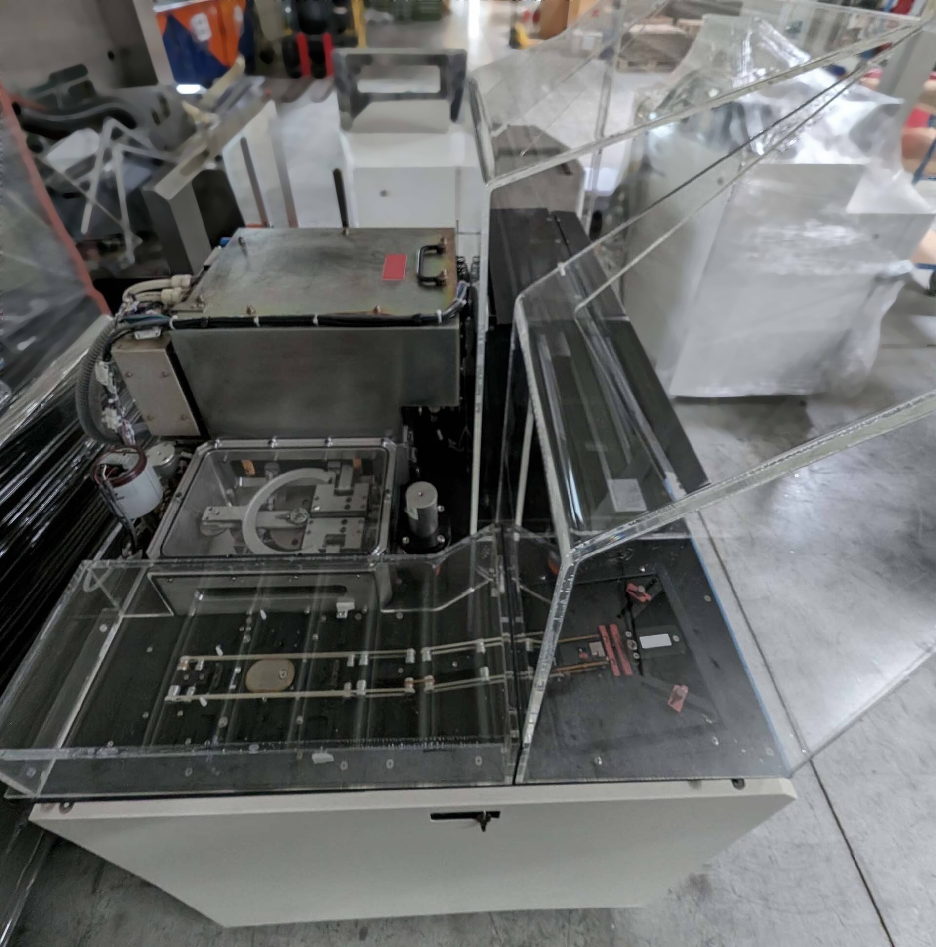 Photo Utilisé LAM RESEARCH Autoetch 490 À vendre
