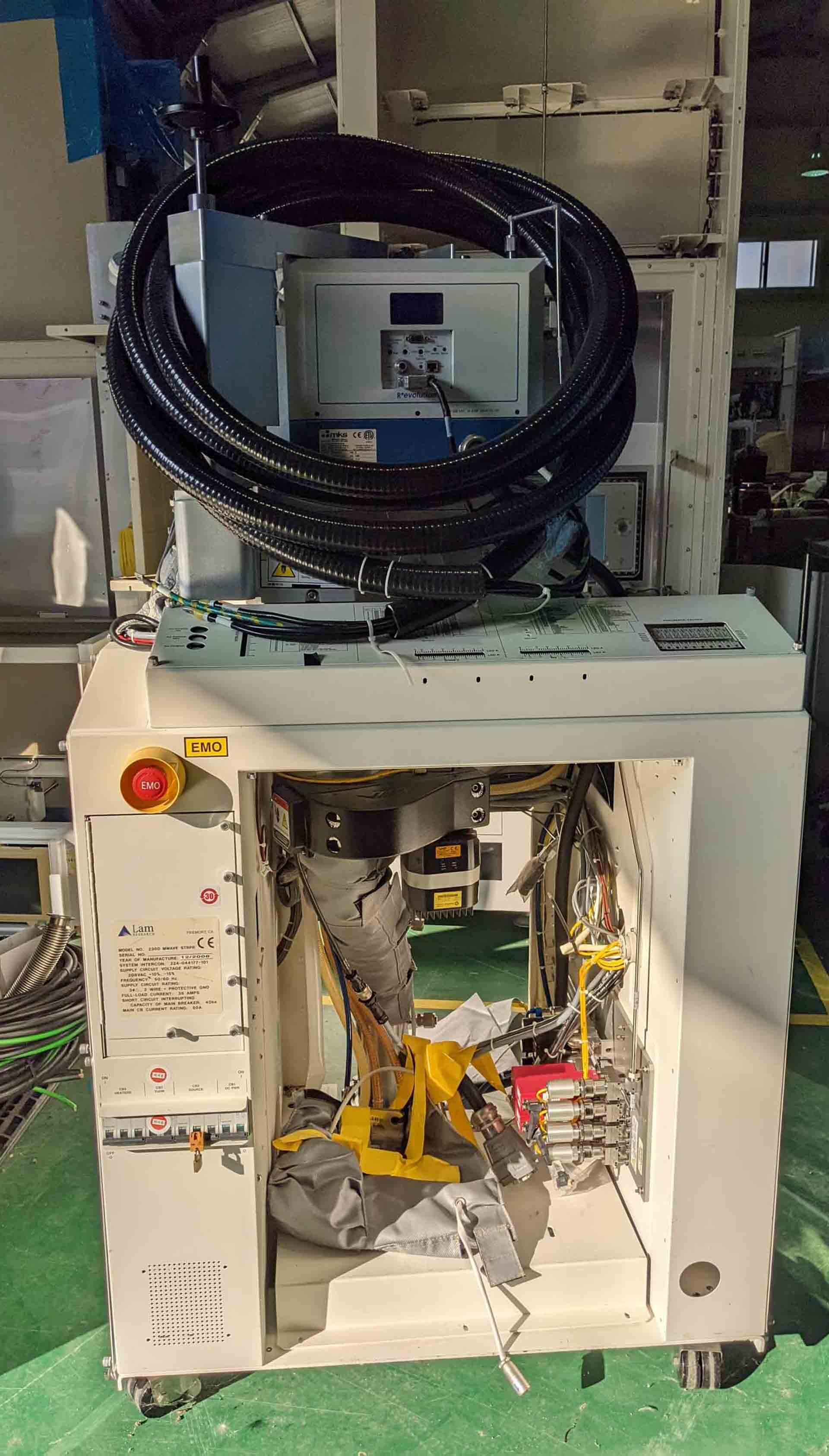 フォト（写真） 使用される LAM RESEARCH Microwave strip chamber for 2300 販売のために