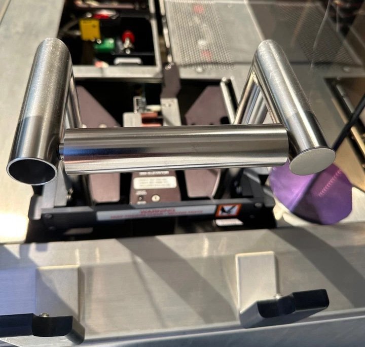 Photo Used LAM RESEARCH Rainbow 4420B For Sale