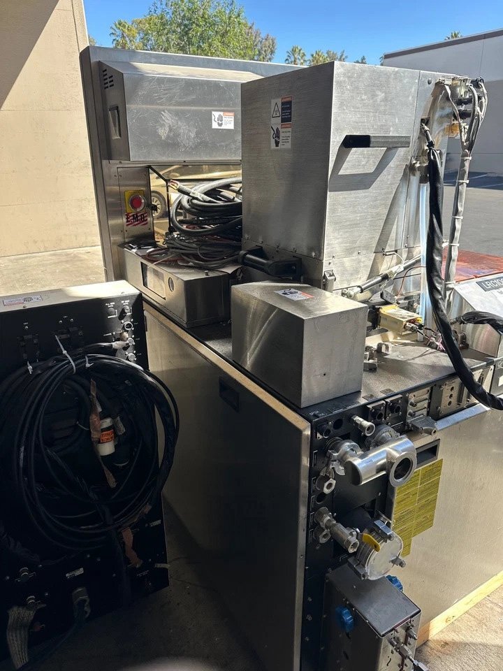 Photo Used LAM RESEARCH Rainbow 4420B For Sale