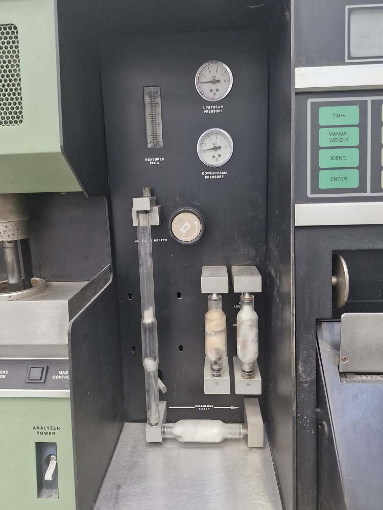 Foto Verwendet LECO CS-125 Zum Verkauf
