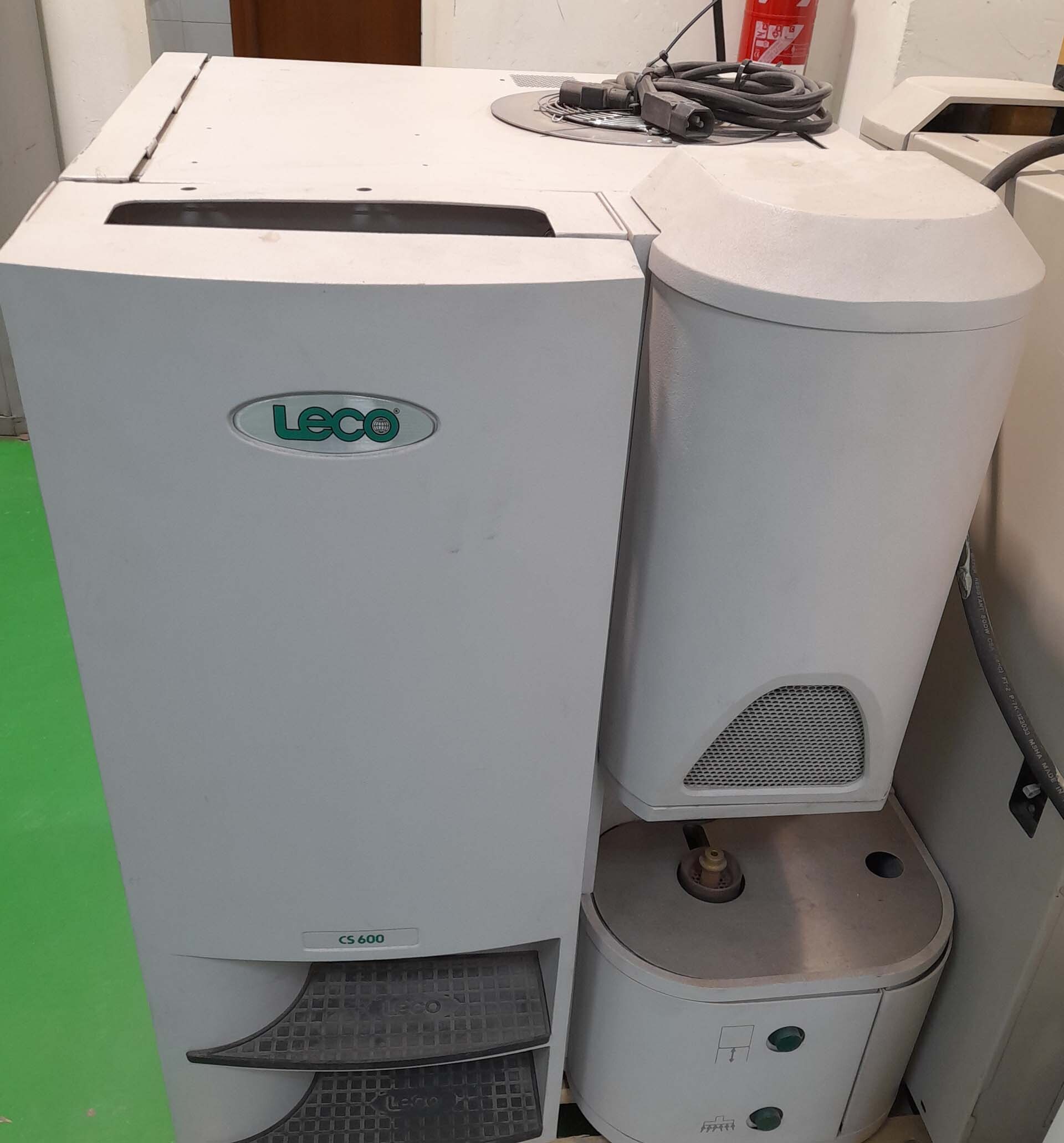 Photo Used LECO CS-600 For Sale
