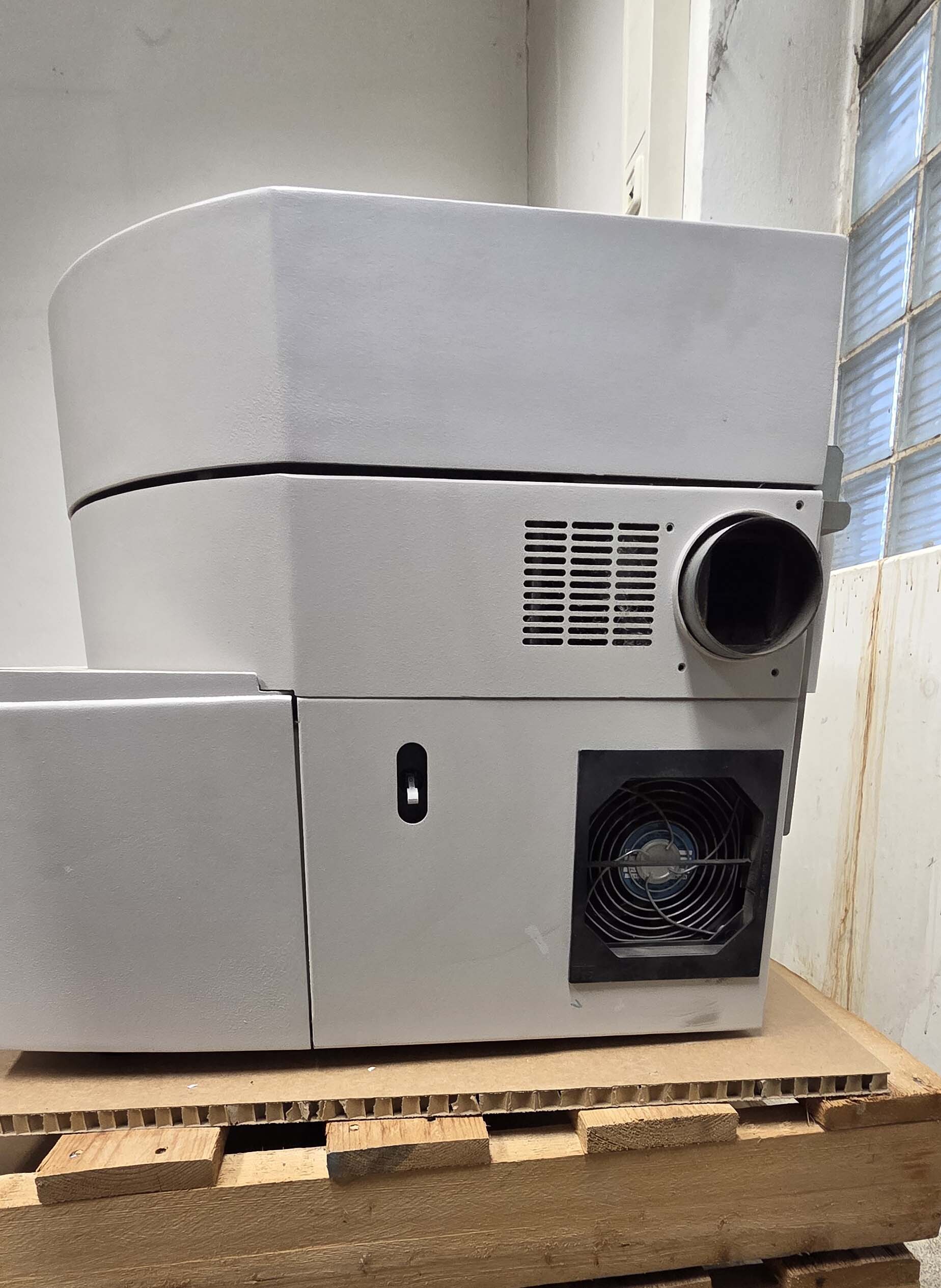 圖為 已使用的 LECO TGA 701 待售