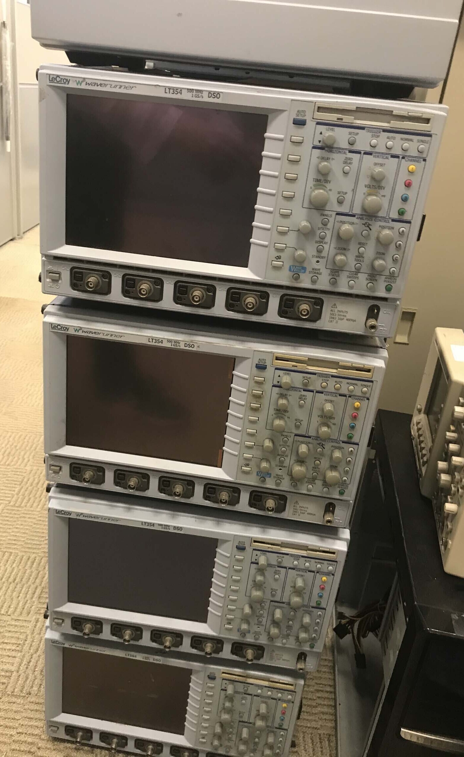 Photo Used LECROY LT354 For Sale