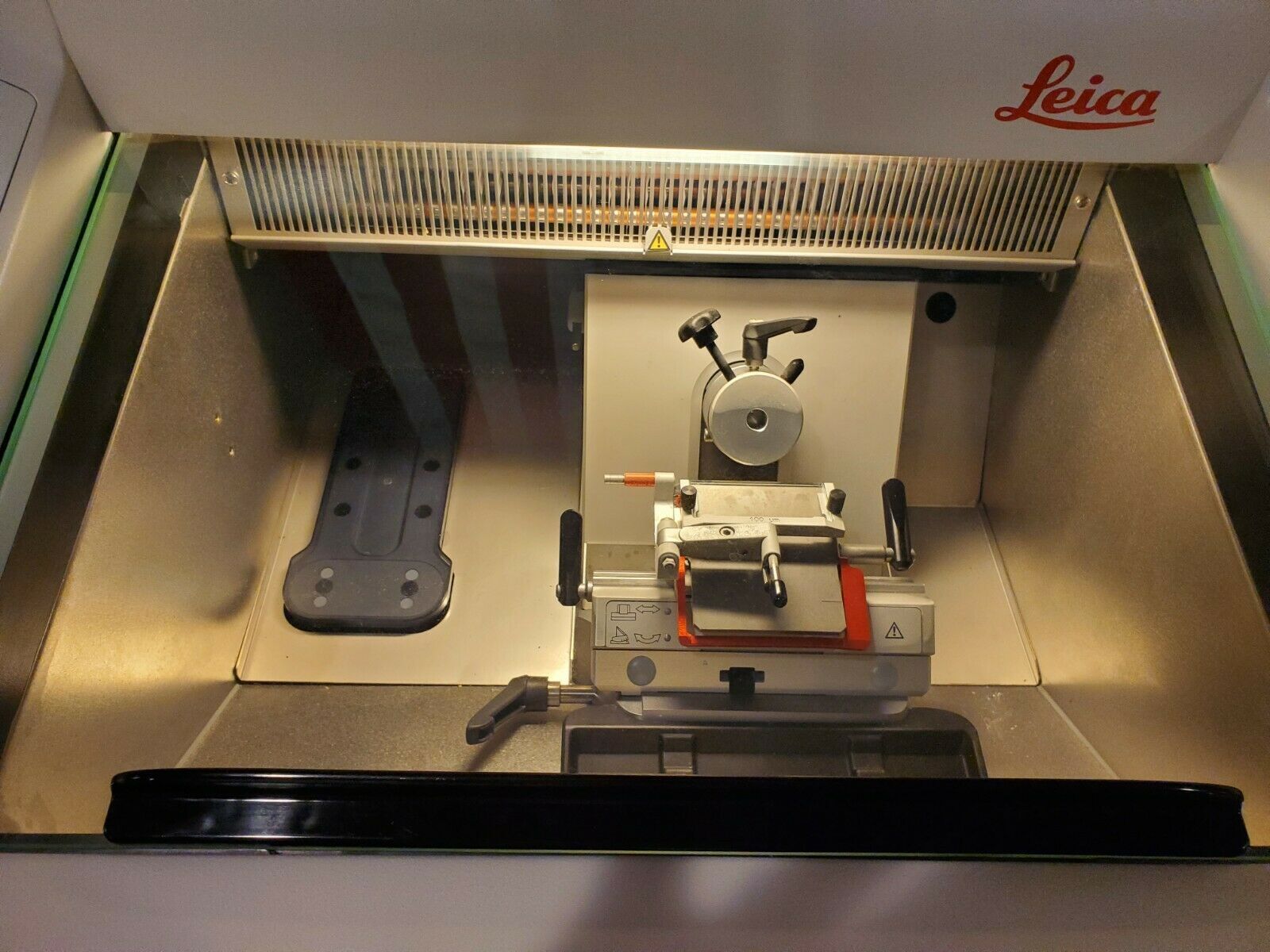 Photo Used LEICA REICHERT CM1520 For Sale
