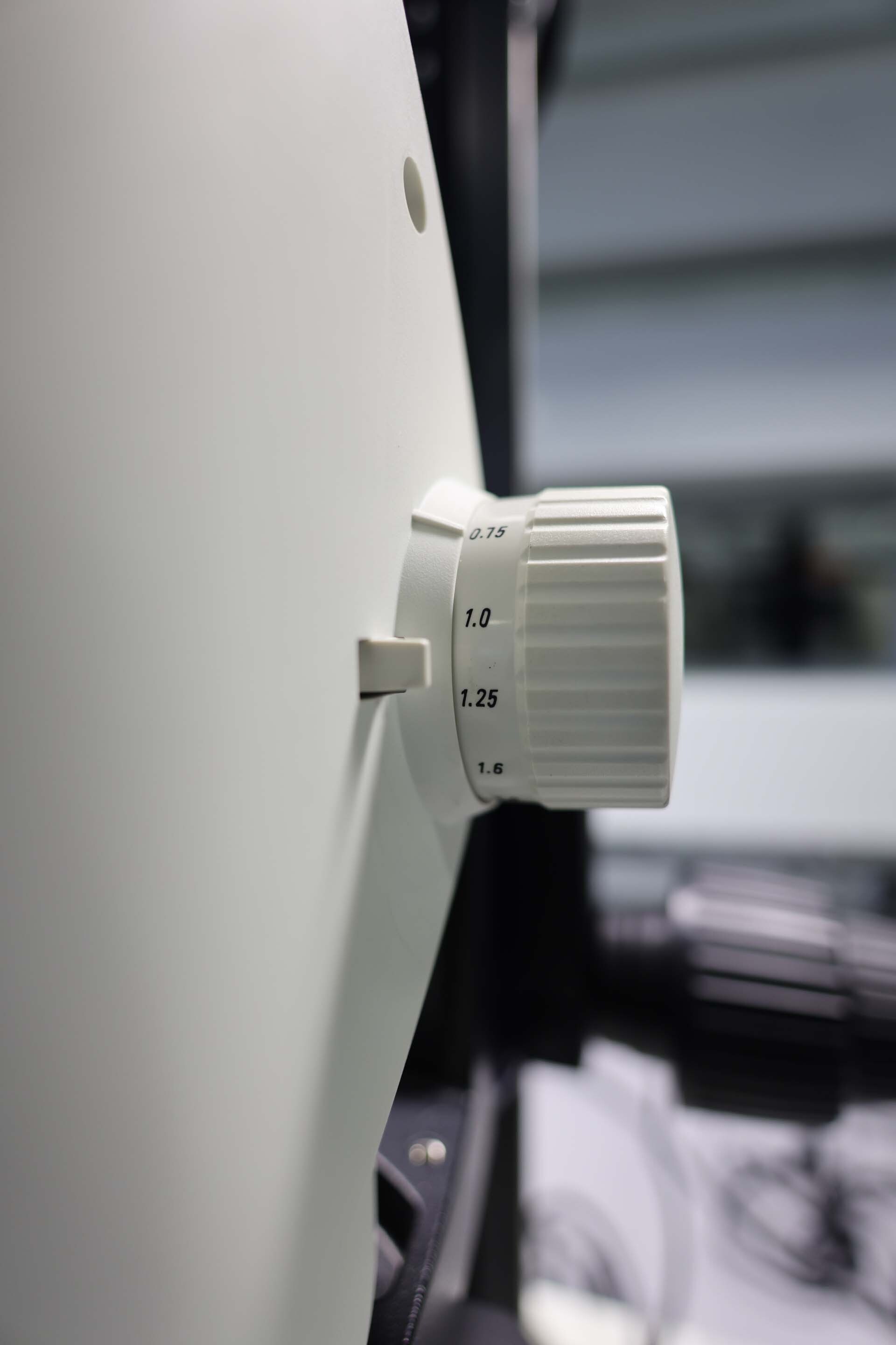 圖為 已使用的 LEICA / VISTEC DMS 1000 待售