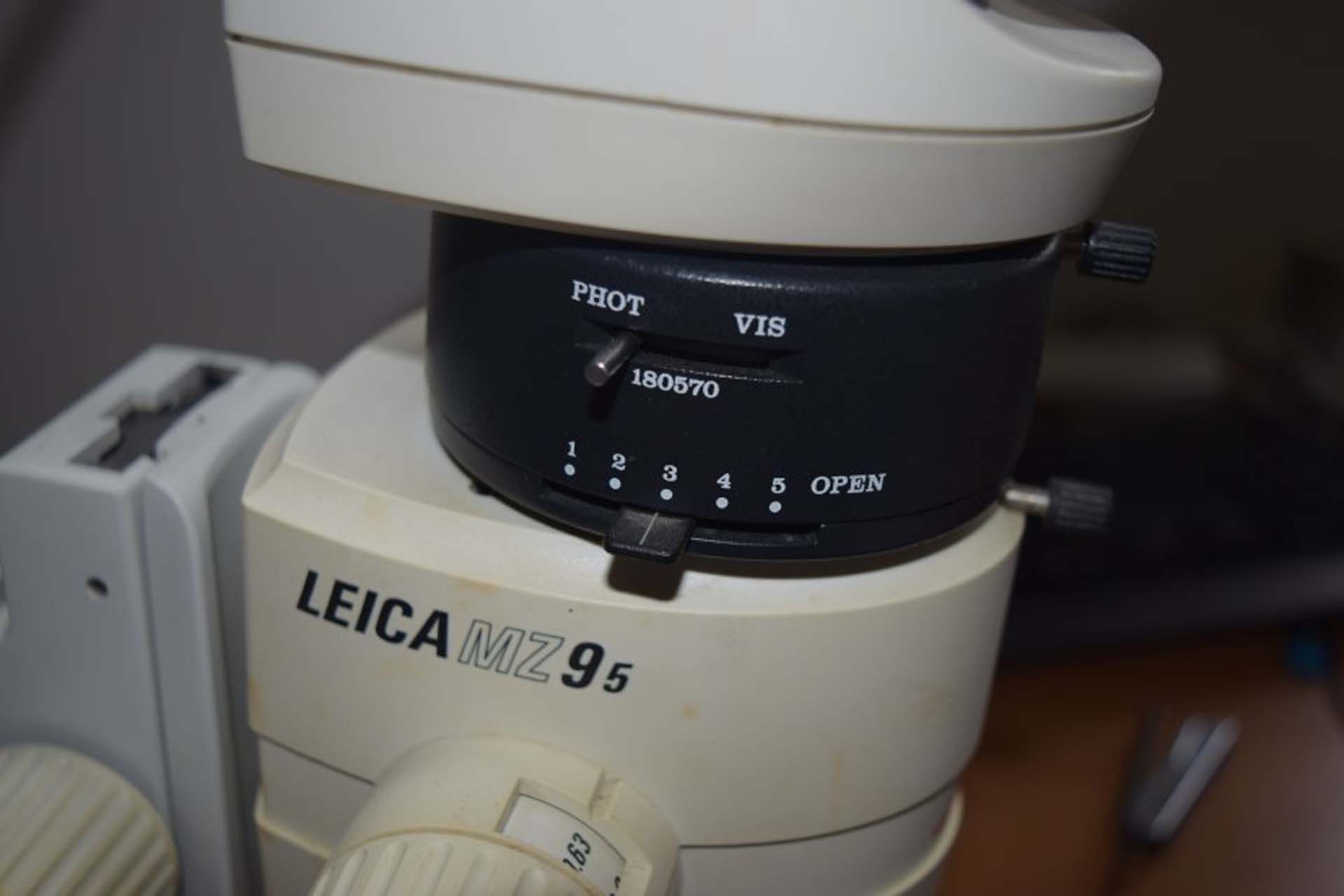 Photo Utilisé LEICA / VISTEC MZ95 À vendre