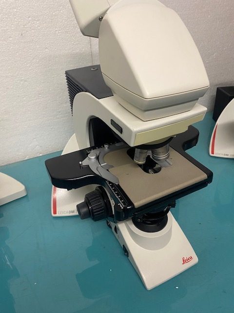 Photo Used LEICA DM 2000 For Sale