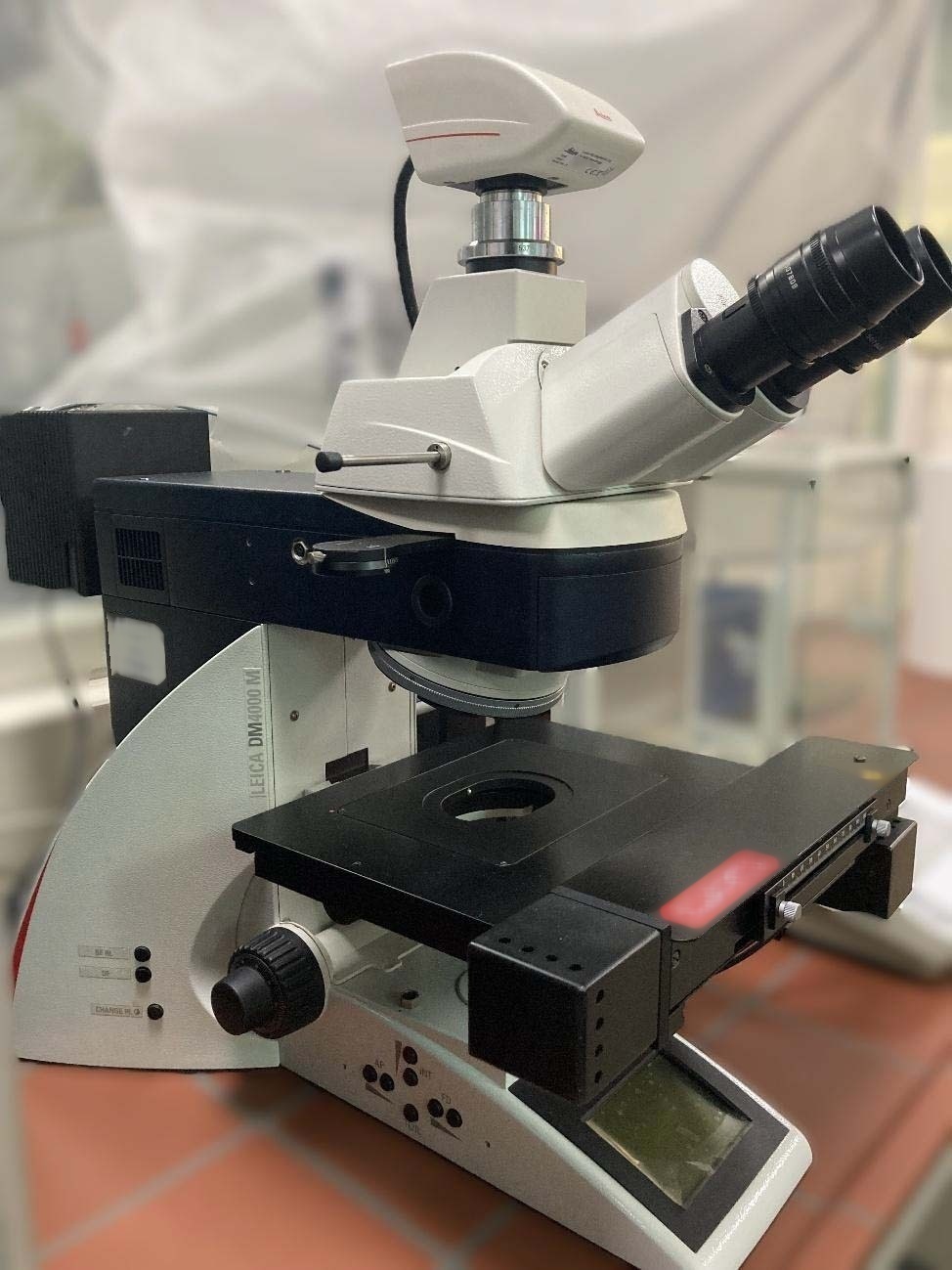 Photo Used LEICA DM 4000 For Sale