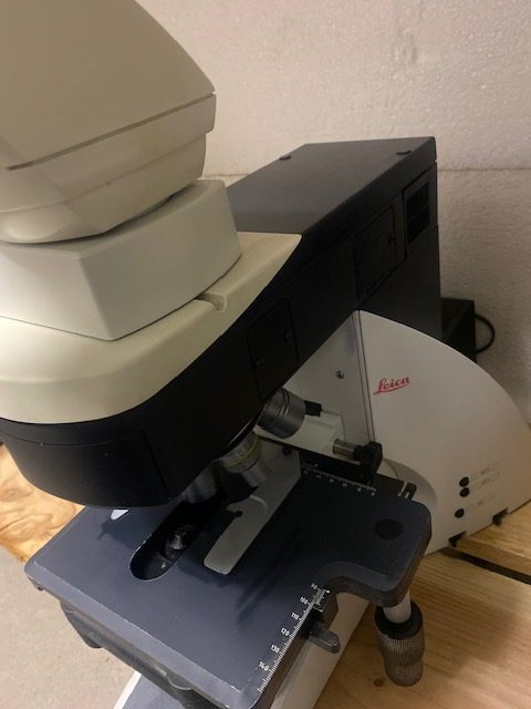 Photo Utilisé LEICA DM4000 B À vendre