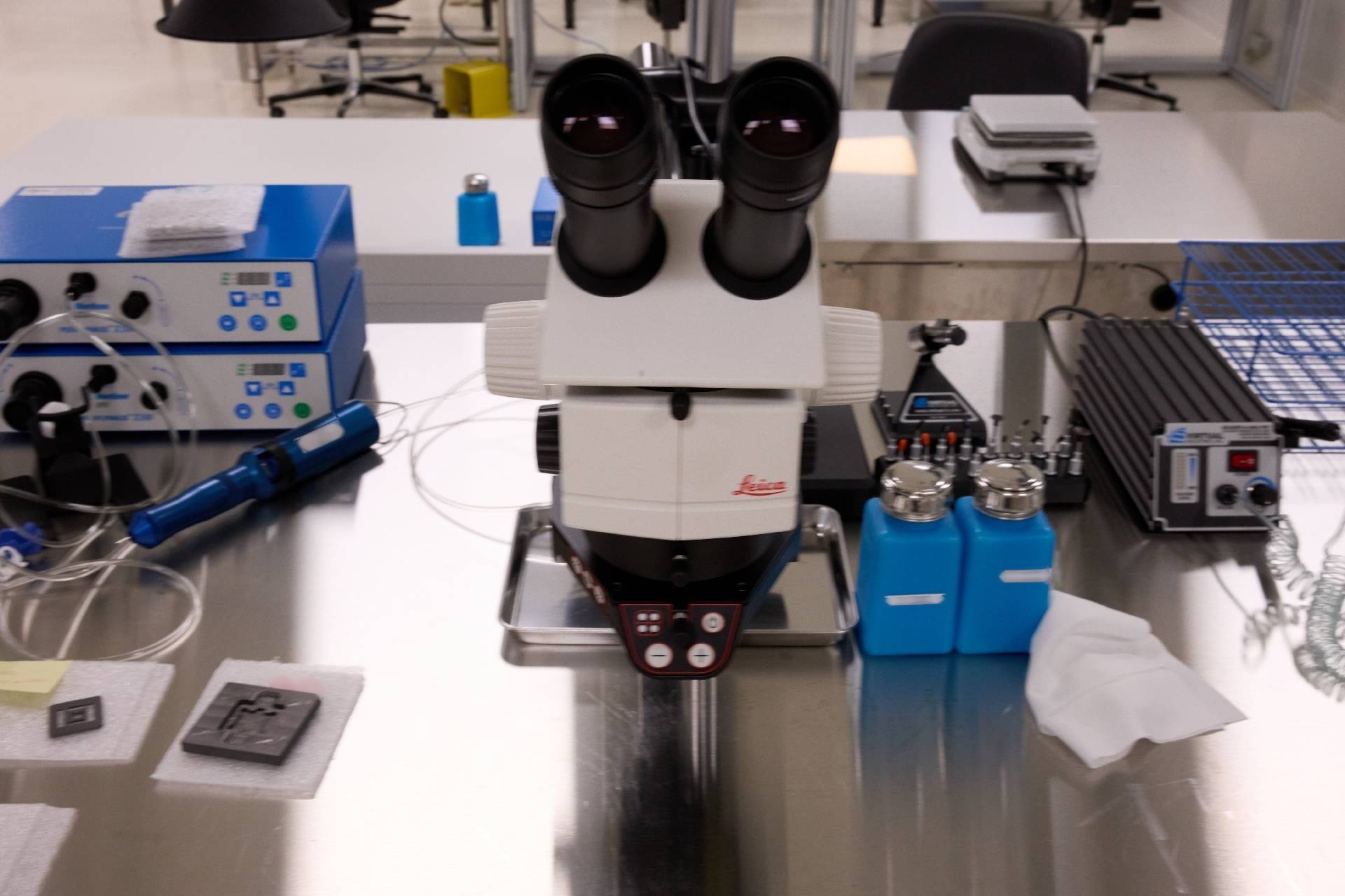Photo Utilisé LEICA Inspection microscope À vendre