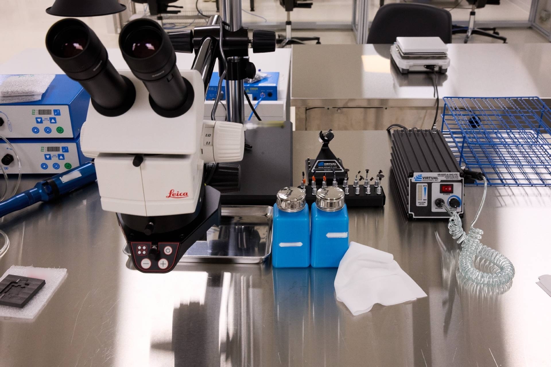 Photo Utilisé LEICA Inspection microscope À vendre