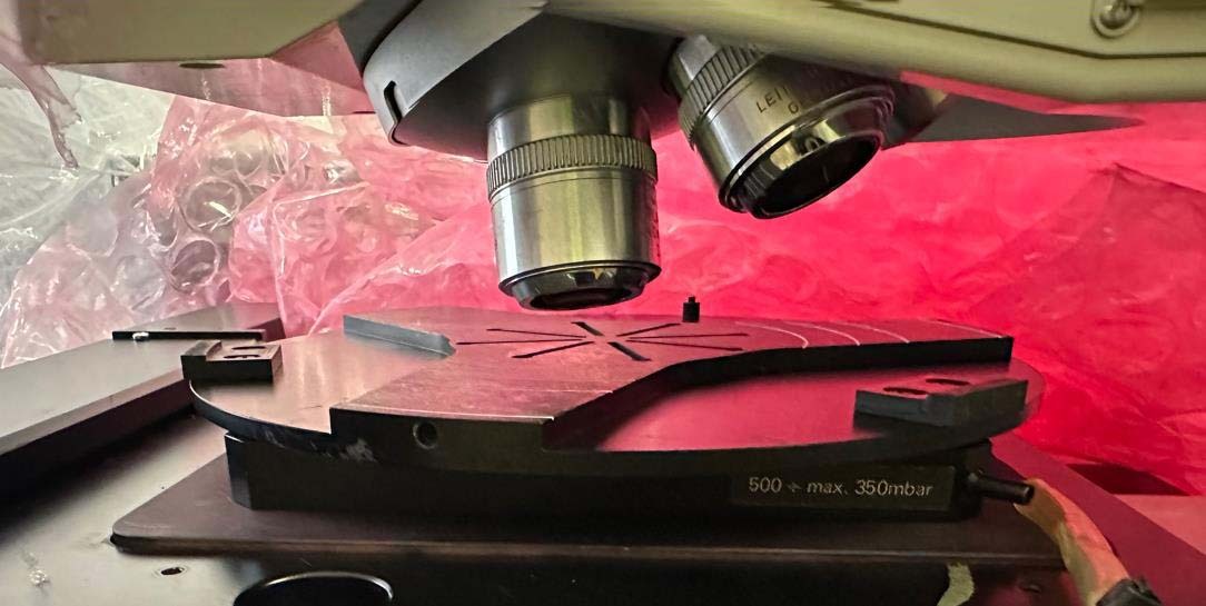 Foto Verwendet LEICA Microscope Zum Verkauf