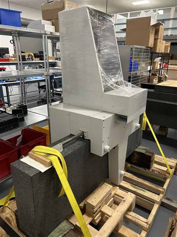 Photo Used LEITZ PMM 12106 For Sale