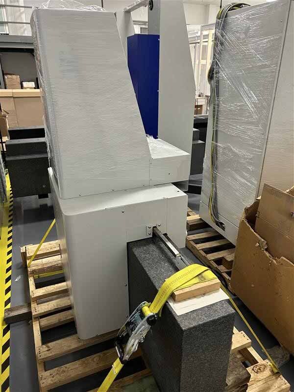 Photo Used LEITZ PMM 12106 For Sale