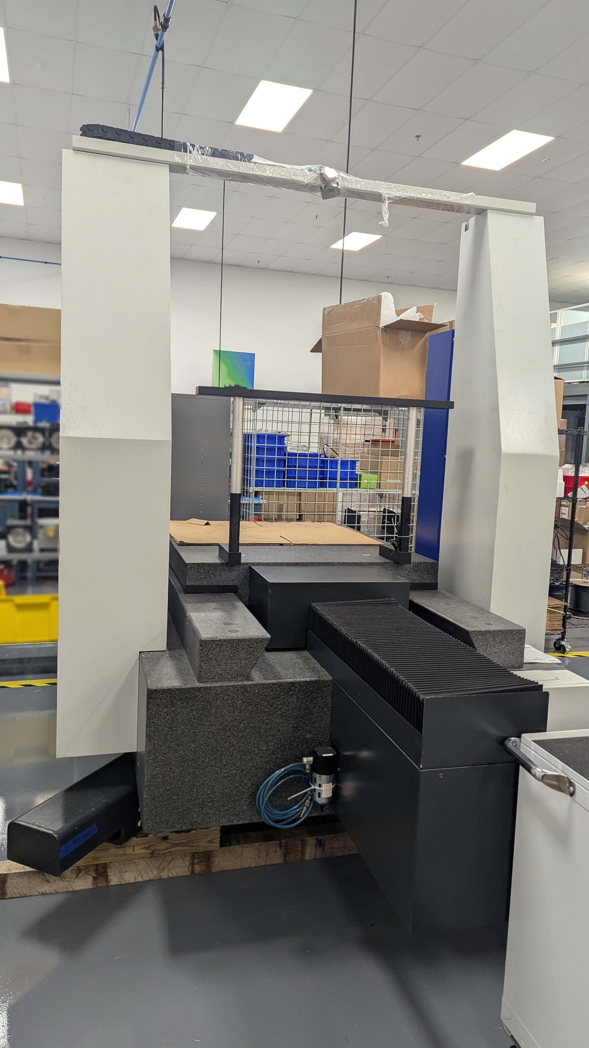 Photo Used LEITZ PMM 12106 For Sale