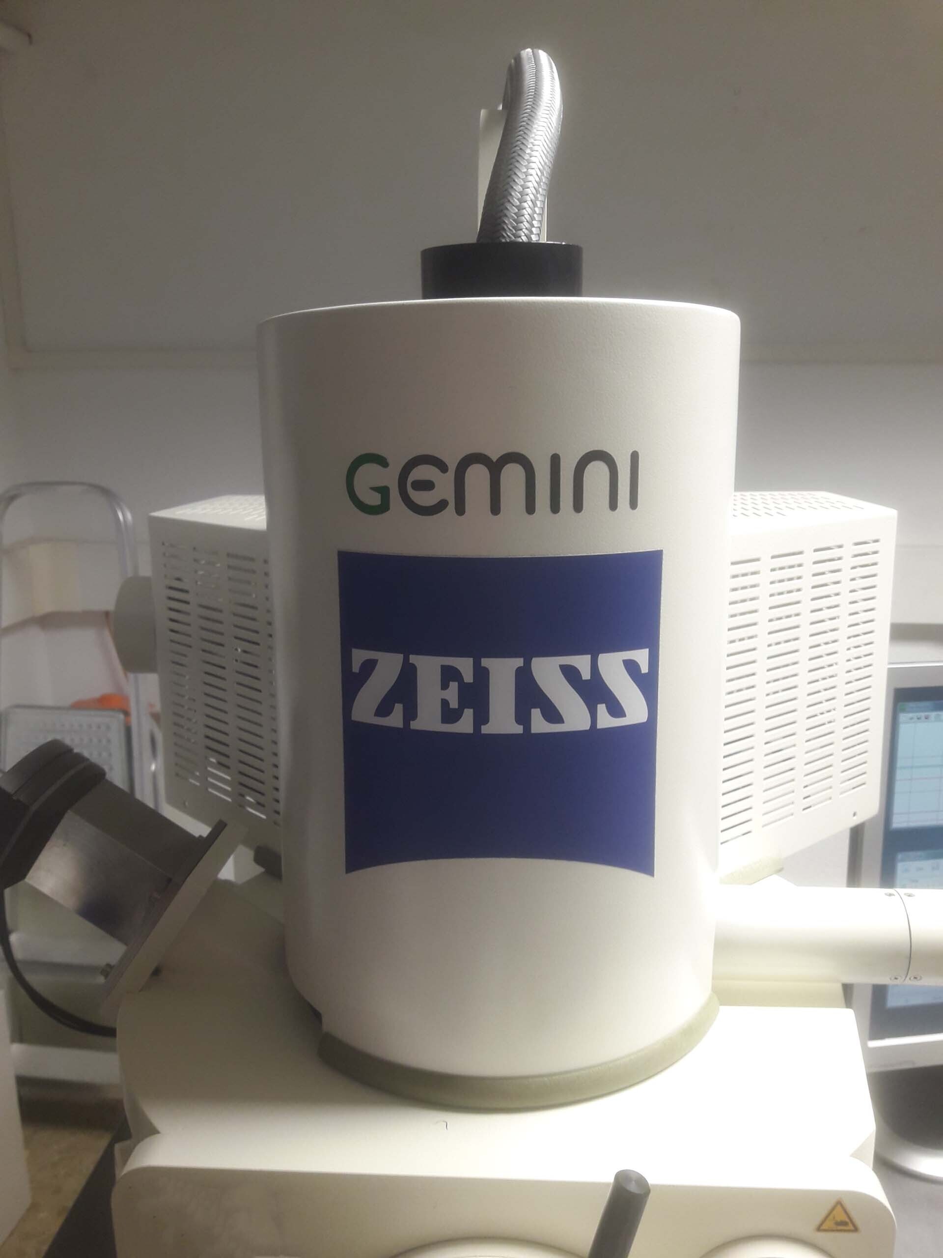 사진 사용됨 LEO / ZEISS 1530 판매용