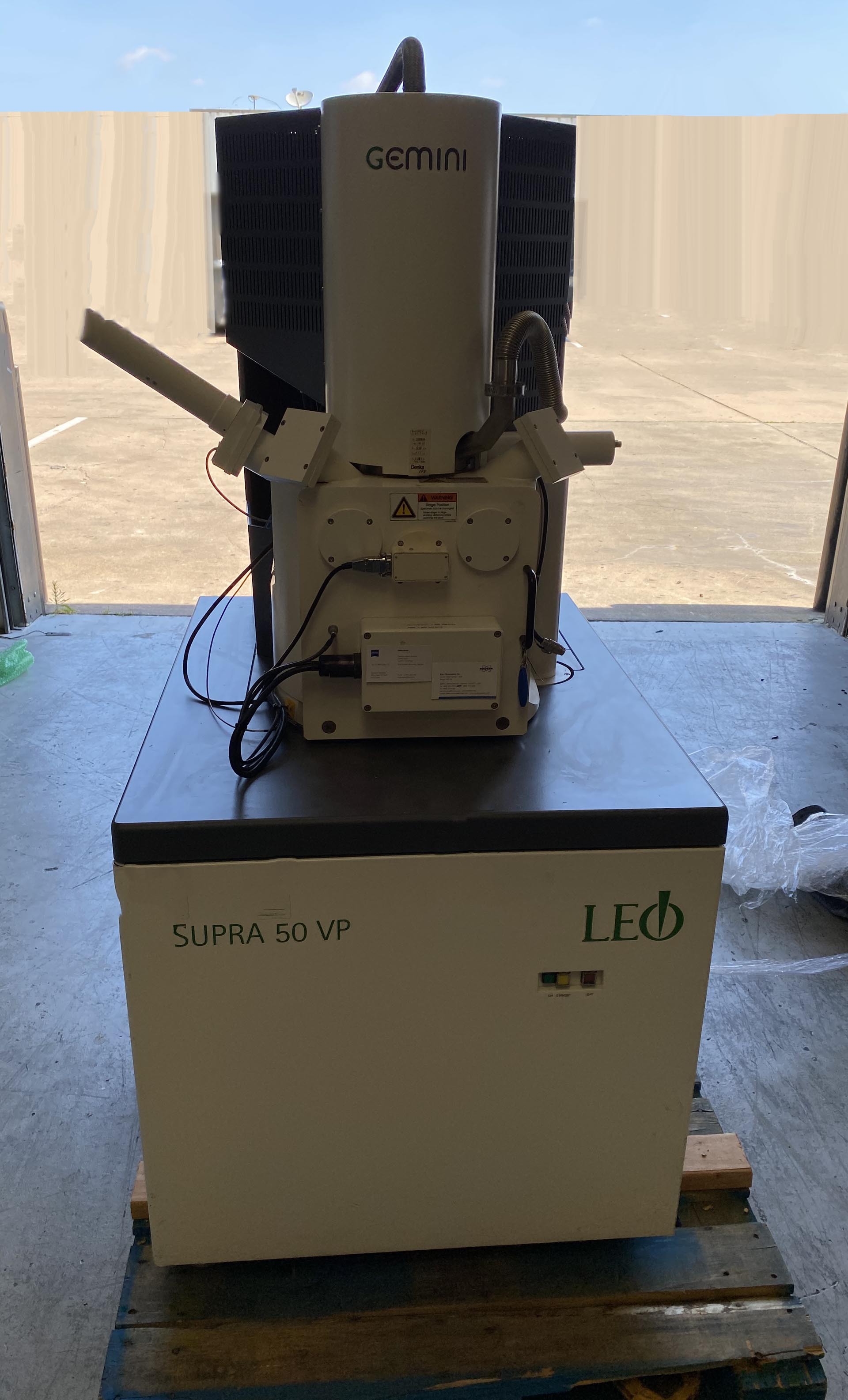 Photo Used LEO / ZEISS Supra 50VP For Sale