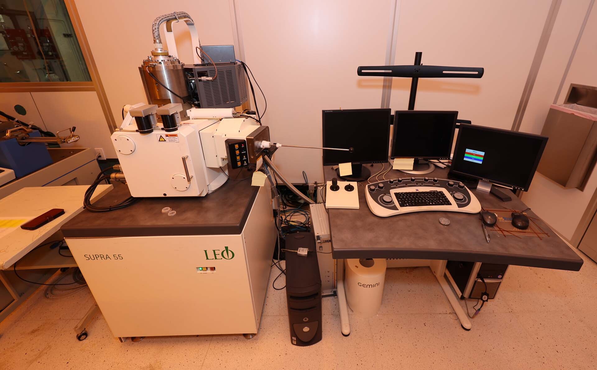 Foto Verwendet LEO / ZEISS Supra 55 Zum Verkauf