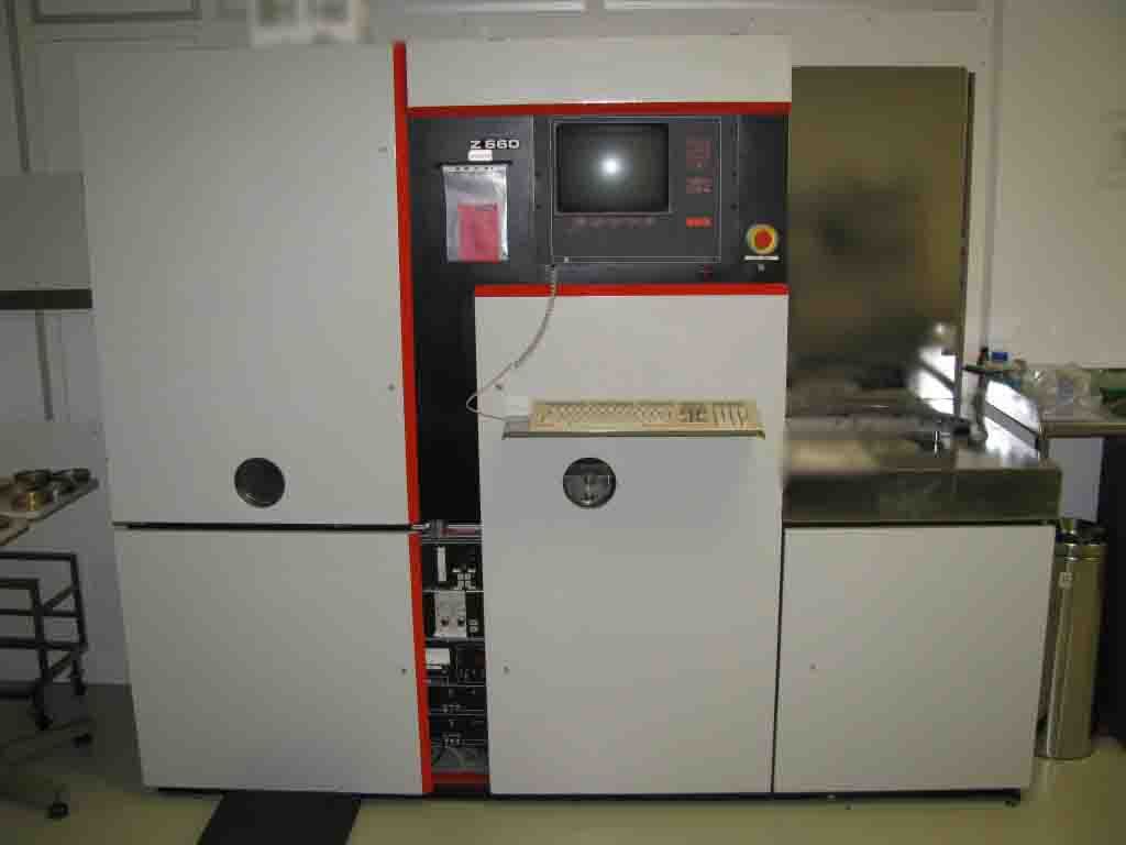 Photo Used LEYBOLD / BALZERS Z 660 For Sale