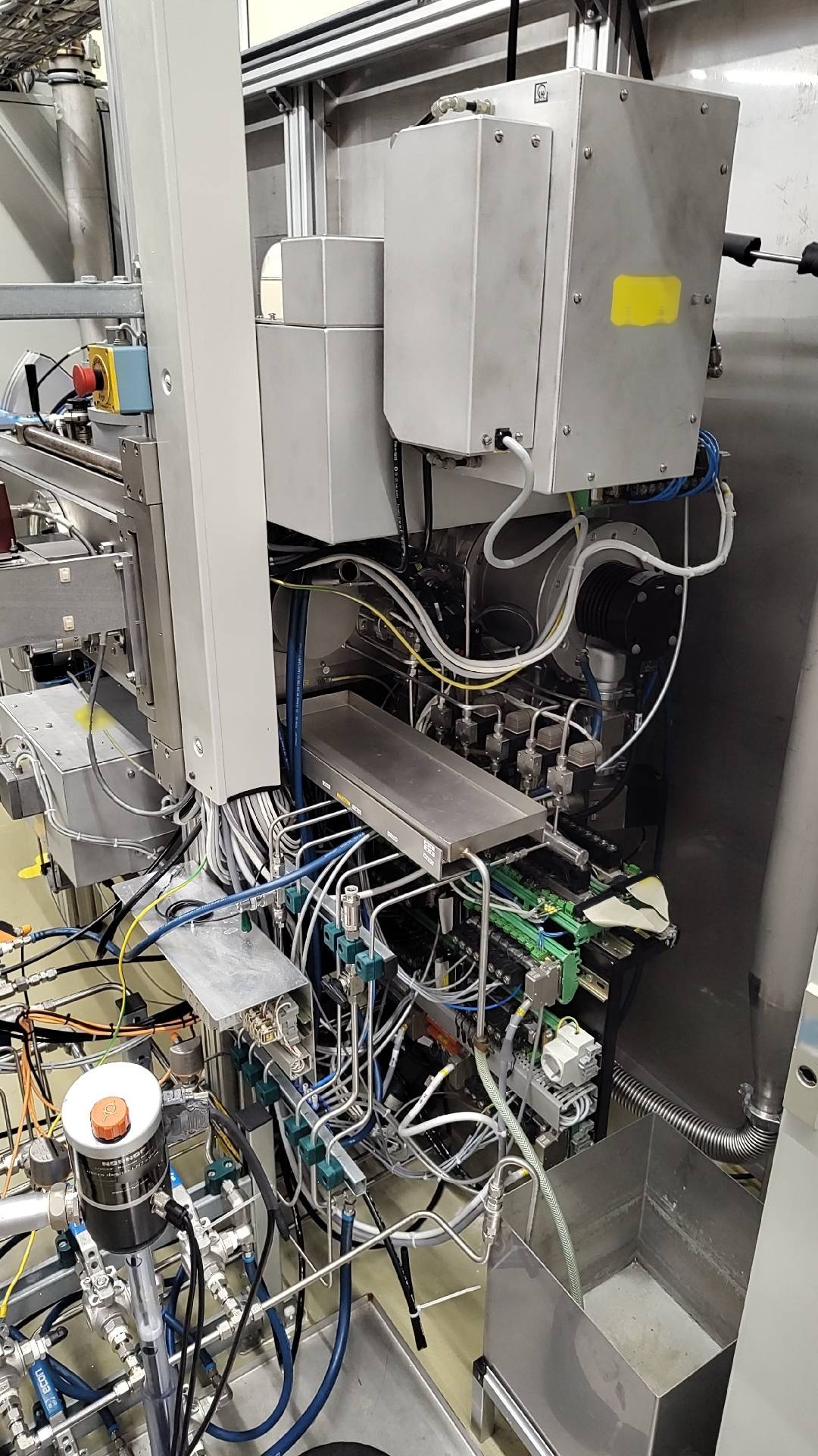 사진 사용됨 LEYBOLD / BALZERS ZH 620 판매용