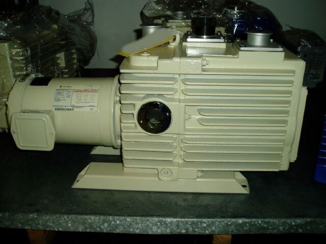 Photo Used LEYBOLD HERAEUS D30A For Sale