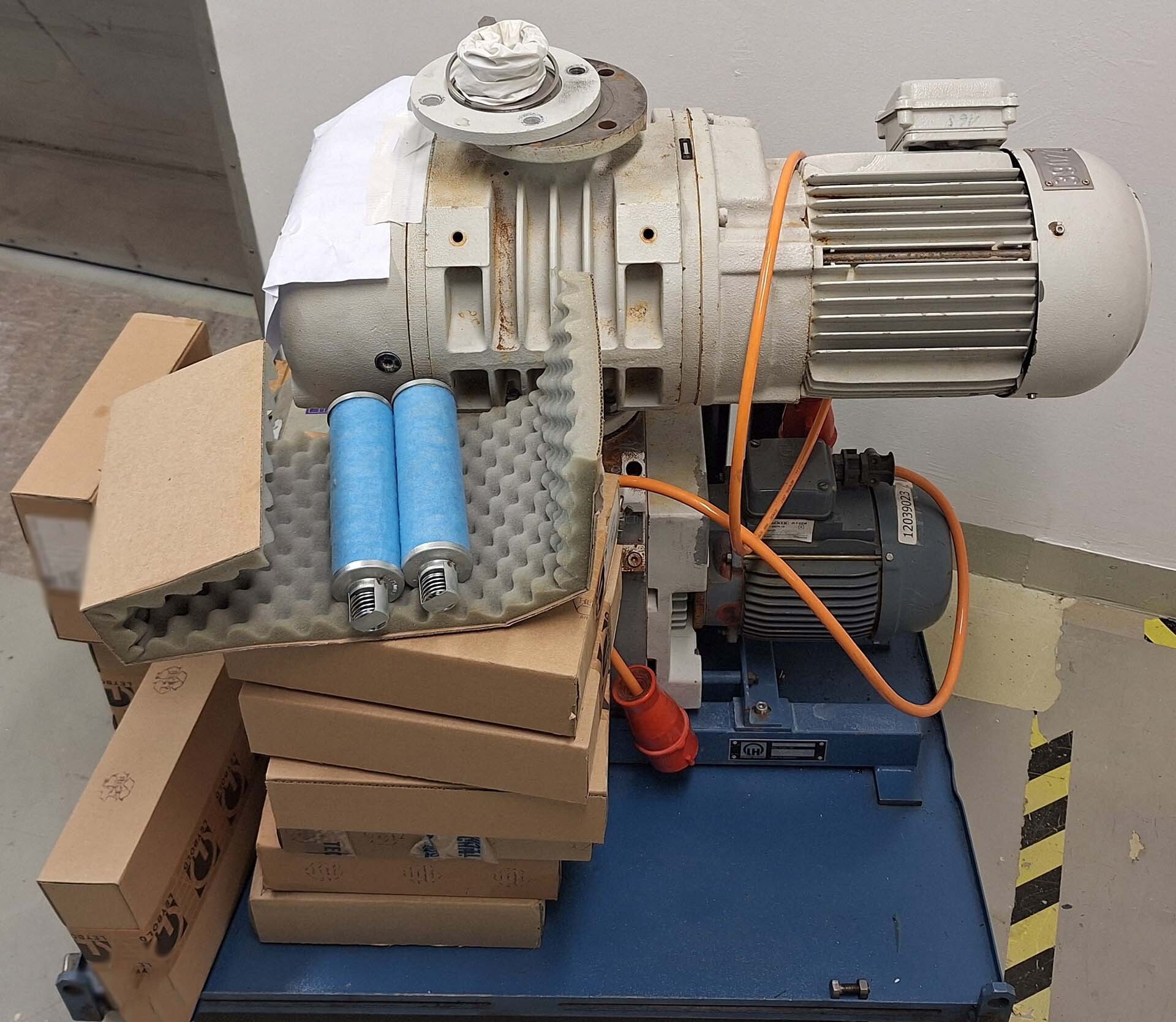 Photo Used LEYBOLD HERAEUS D65BCS / WS 501 For Sale