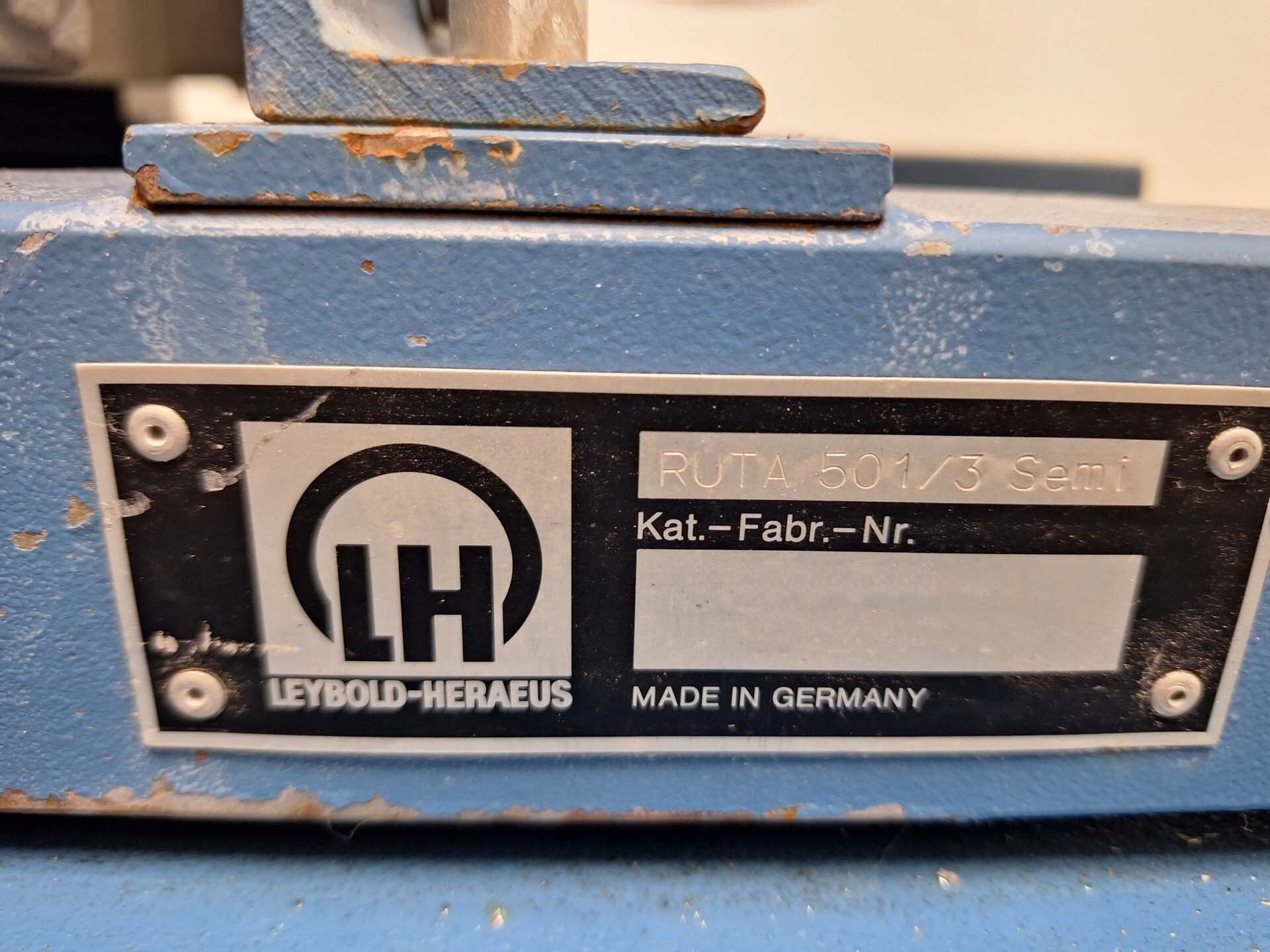 Photo Used LEYBOLD HERAEUS D65BCS / WS 501 For Sale
