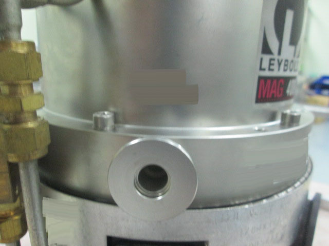 フォト（写真） 使用される LEYBOLD HERAEUS MAG 400CT 販売のために