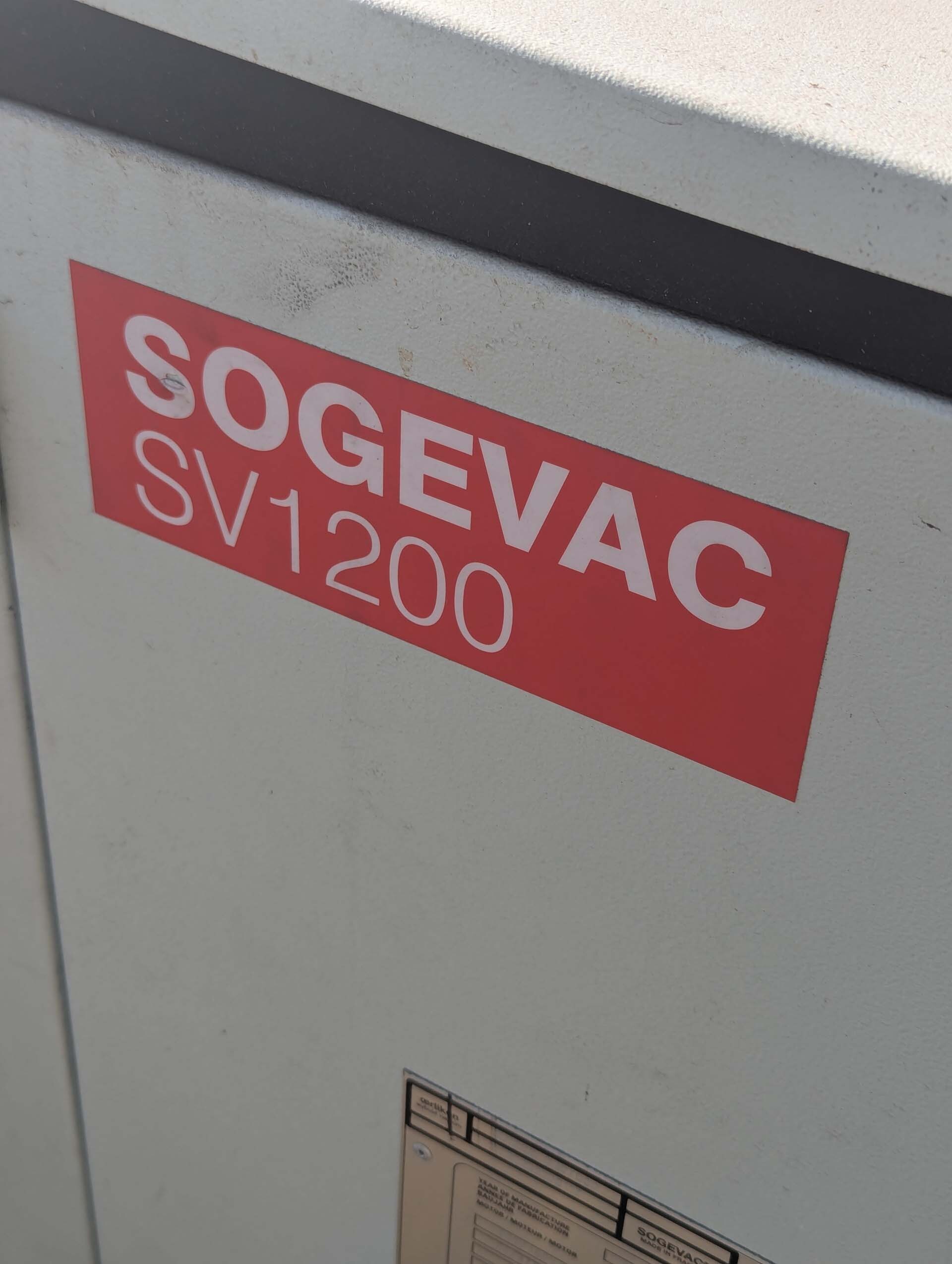 图为 已使用的 LEYBOLD HERAEUS Sogevac SV1200 待售