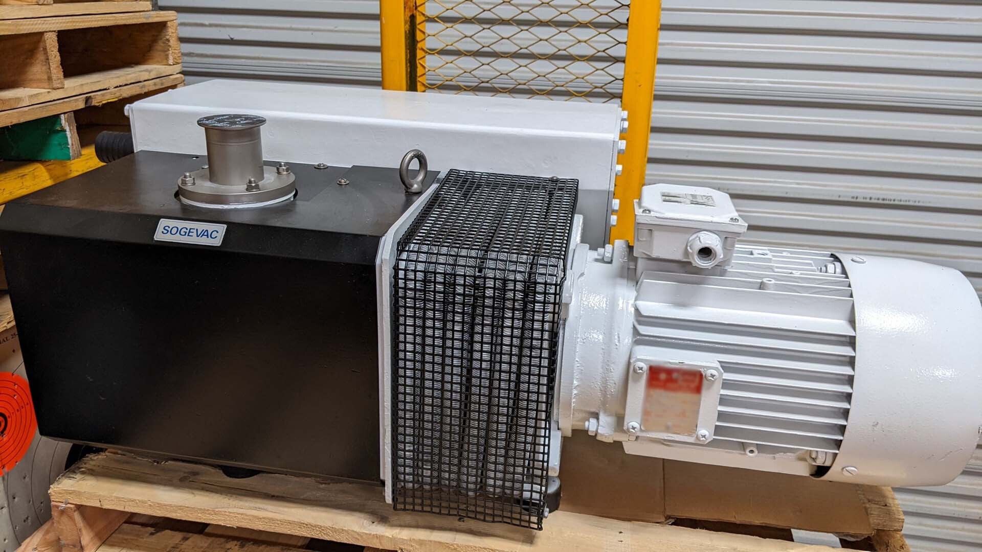 사진 사용됨 LEYBOLD HERAEUS SOGEVAC SV300 판매용