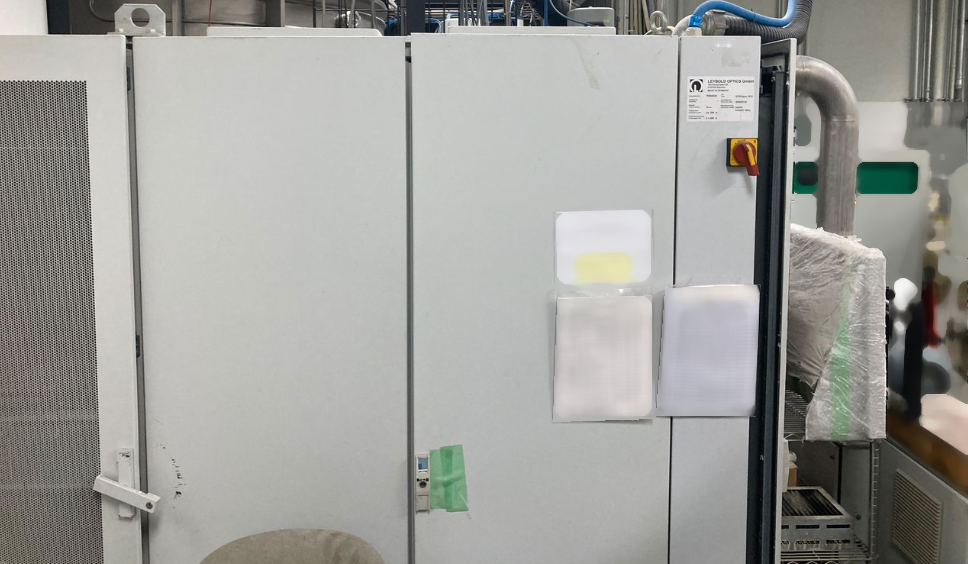 Photo Used LEYBOLD HERAEUS SYRUSpro 1510 For Sale