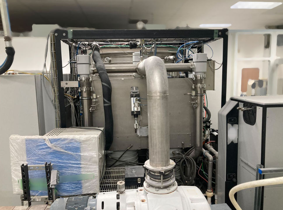 Photo Used LEYBOLD HERAEUS SYRUSpro 1510 For Sale
