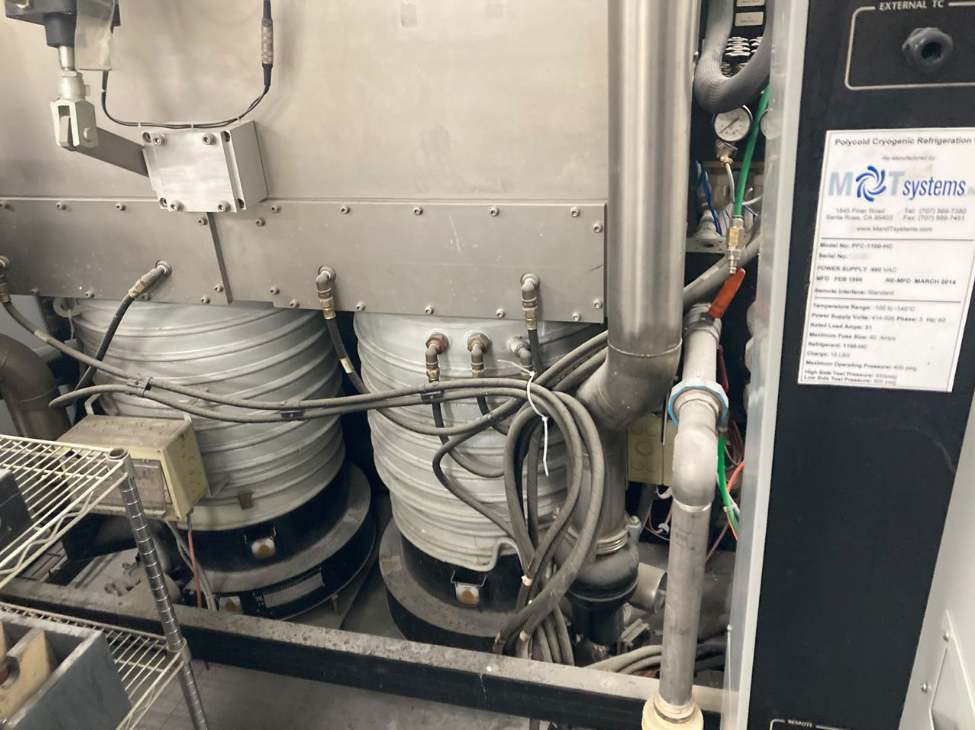 Photo Used LEYBOLD HERAEUS SYRUSpro 1510 For Sale
