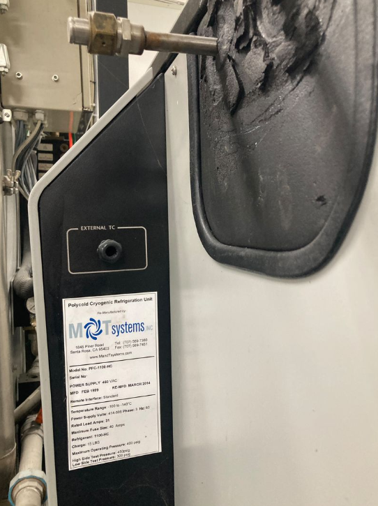 Photo Used LEYBOLD HERAEUS SYRUSpro 1510 For Sale