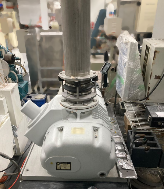 Photo Used LEYBOLD HERAEUS SYRUSpro 1510 For Sale