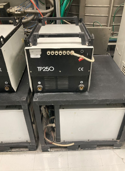 Photo Used LEYBOLD HERAEUS SYRUSpro 1510 For Sale