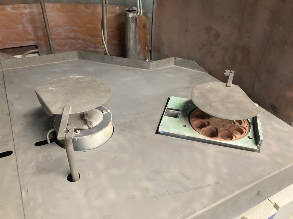 Photo Used LEYBOLD HERAEUS SYRUSpro 1510 For Sale