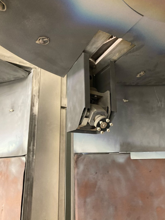 Photo Used LEYBOLD HERAEUS SYRUSpro 1510 For Sale