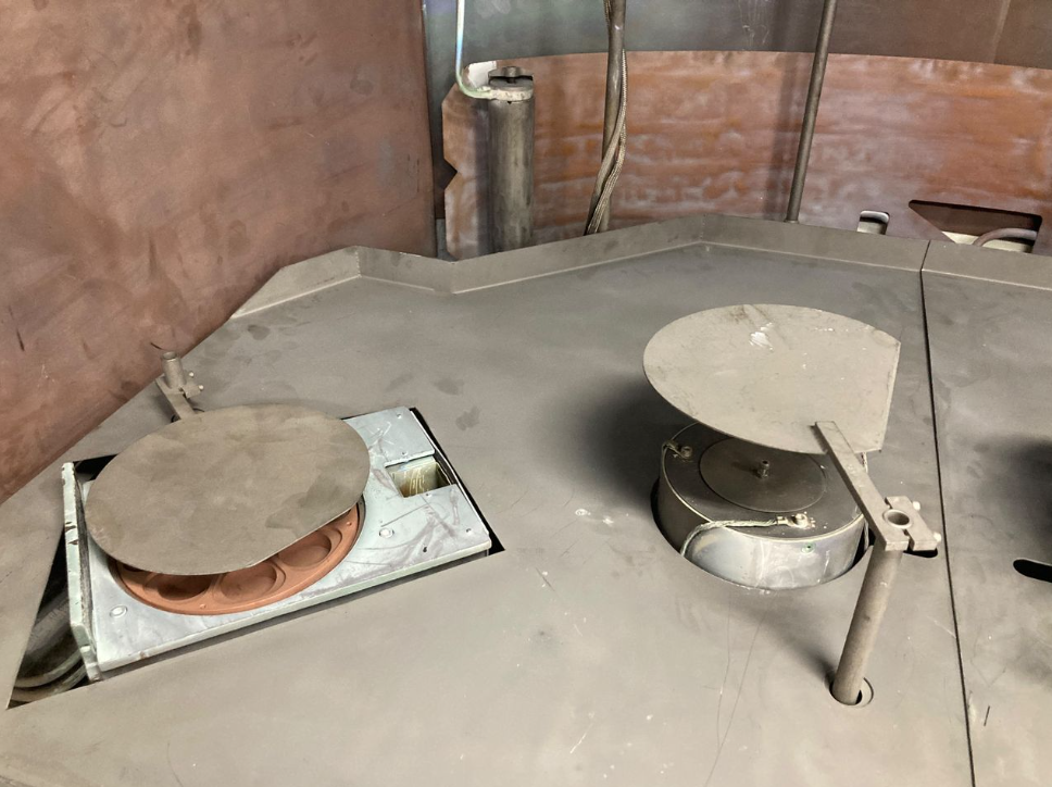 Photo Used LEYBOLD HERAEUS SYRUSpro 1510 For Sale