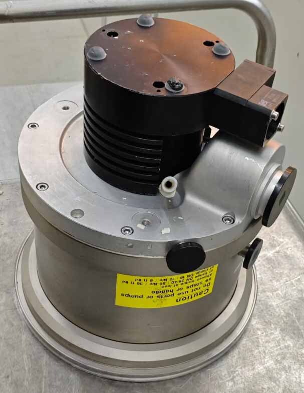 사진 사용됨 LEYBOLD HERAEUS TurboVac 1000C 판매용
