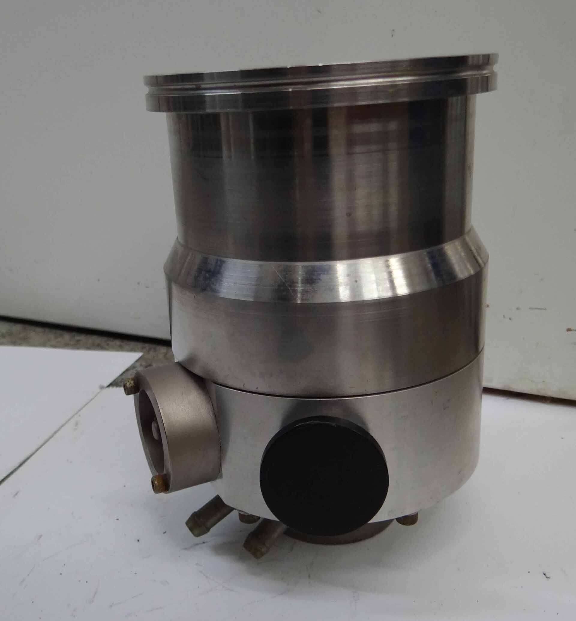 Foto Verwendet LEYBOLD HERAEUS TurboVac 120 Zum Verkauf