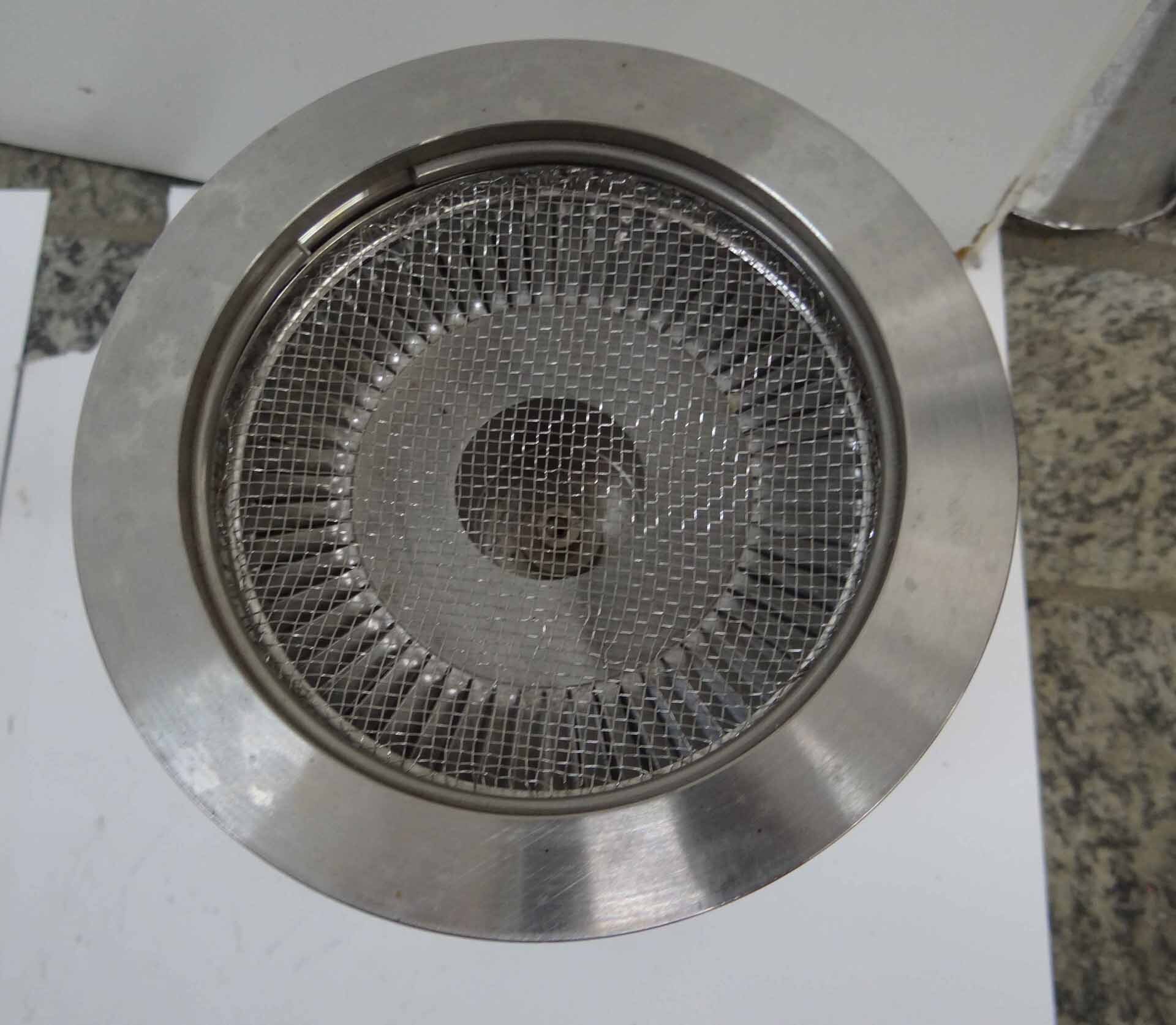 Foto Verwendet LEYBOLD HERAEUS TurboVac 120 Zum Verkauf